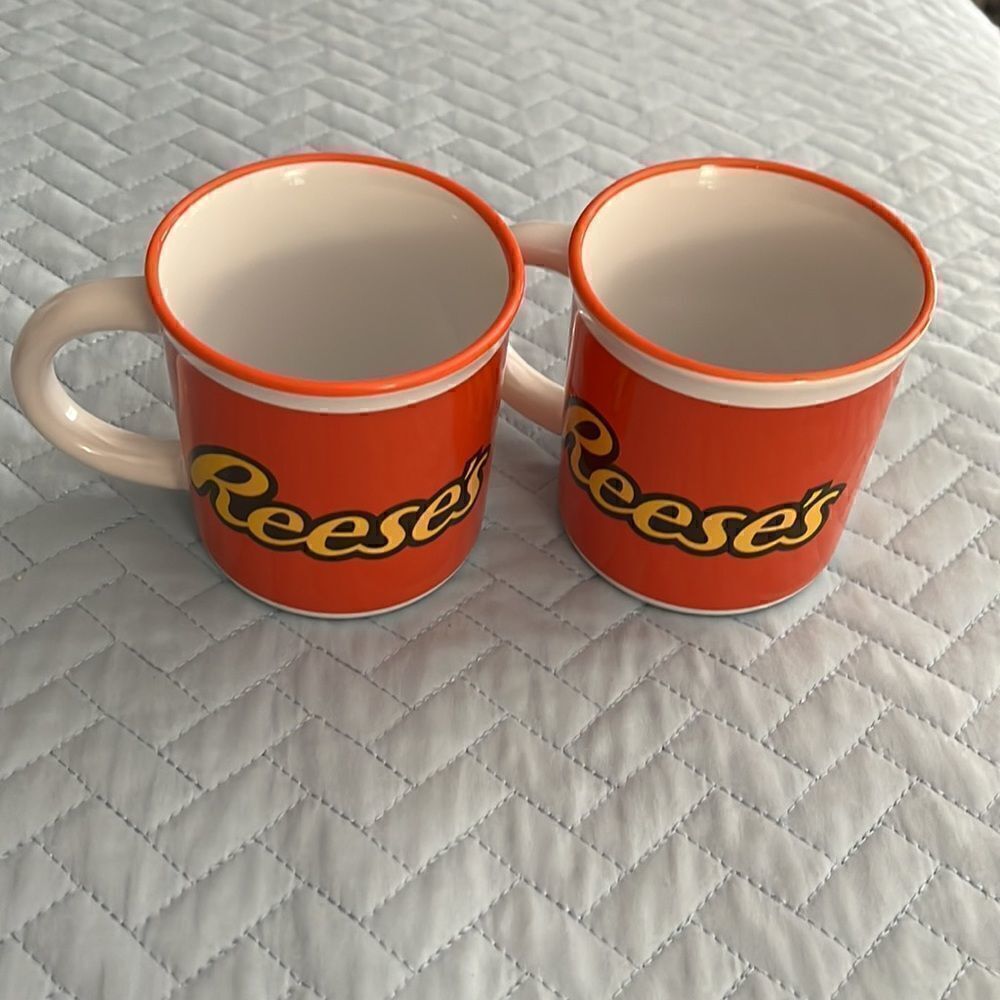 Vintage Reese’s mugs   
